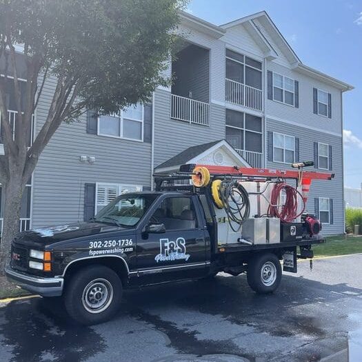 HOA & PROPERTY MANAGEMENT POWER WASHING SERVICES In 2018, F&S Power Washing entered a new area of the cleaning industry when we agreed to start working with a large, residential complex. We’re thrilled that it has been a success, and we know we’re ready to take on more projects for HOAs and property managers.